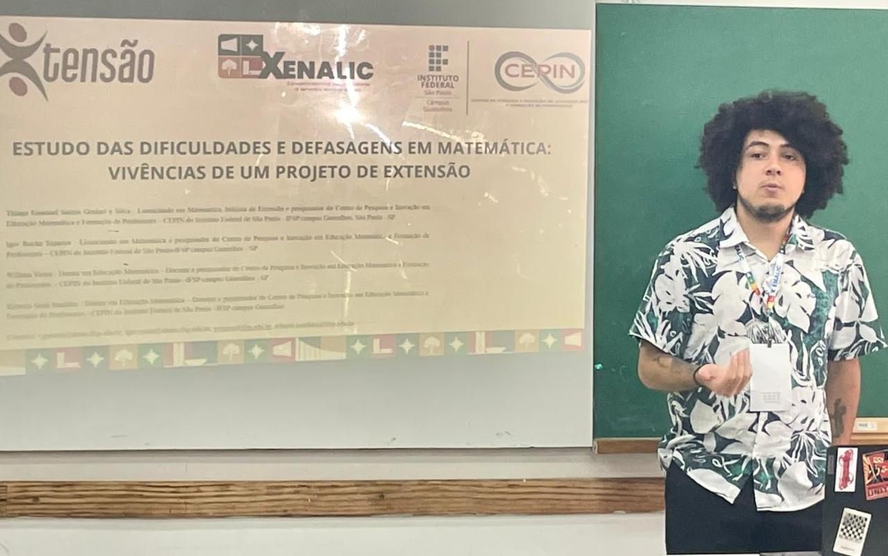 Thiago apresenta seu trabalho no X ENALIC - UNB - 2025.jpg